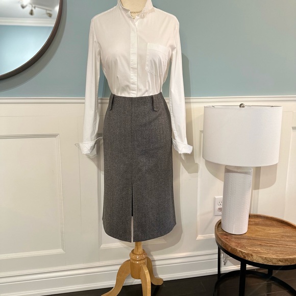 Tailored skirt with front split and designer details - Picture 1 of 12